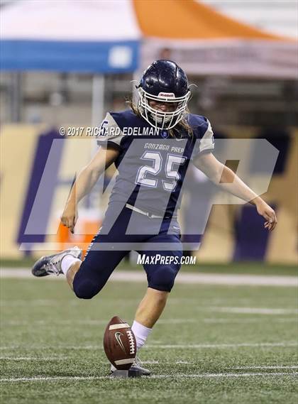 Thumbnail 2 in Eastside Catholic vs Gonzaga Prep (Emerald City Kickoff Classic) photogallery.