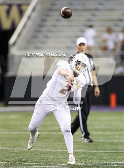 Thumbnail 1 in Eastside Catholic vs Gonzaga Prep (Emerald City Kickoff Classic) photogallery.