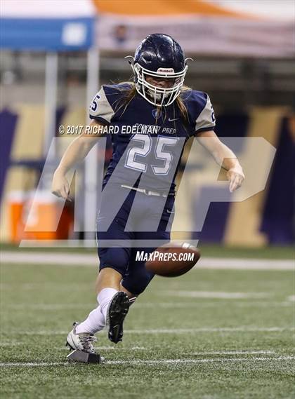 Thumbnail 3 in Eastside Catholic vs Gonzaga Prep (Emerald City Kickoff Classic) photogallery.