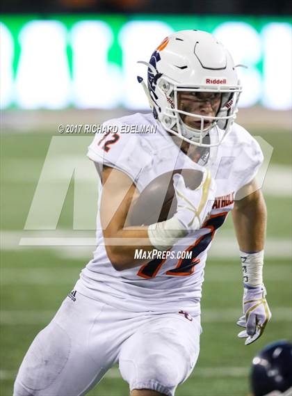 Thumbnail 2 in Eastside Catholic vs Gonzaga Prep (Emerald City Kickoff Classic) photogallery.