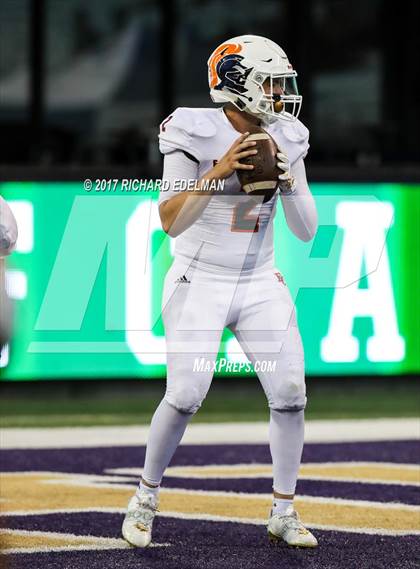 Thumbnail 3 in Eastside Catholic vs Gonzaga Prep (Emerald City Kickoff Classic) photogallery.