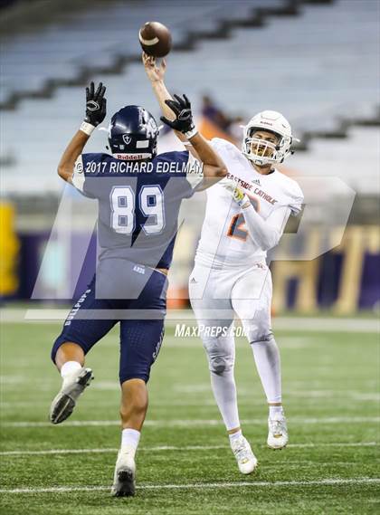 Thumbnail 3 in Eastside Catholic vs Gonzaga Prep (Emerald City Kickoff Classic) photogallery.