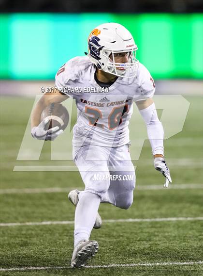 Thumbnail 2 in Eastside Catholic vs Gonzaga Prep (Emerald City Kickoff Classic) photogallery.