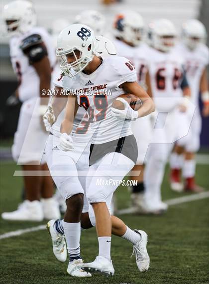 Thumbnail 2 in Eastside Catholic vs Gonzaga Prep (Emerald City Kickoff Classic) photogallery.