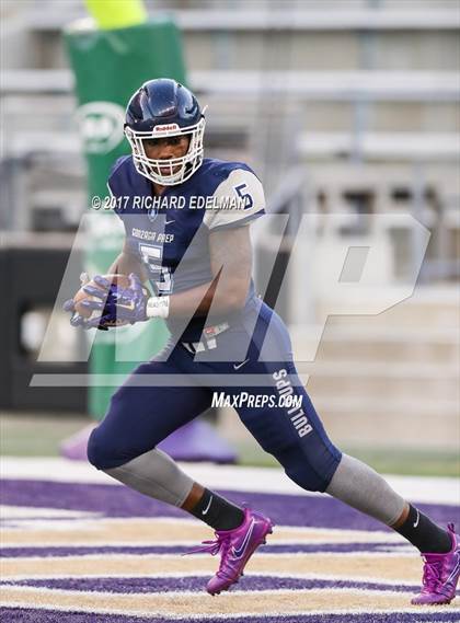 Thumbnail 1 in Eastside Catholic vs Gonzaga Prep (Emerald City Kickoff Classic) photogallery.