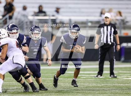 Thumbnail 3 in Eastside Catholic vs Gonzaga Prep (Emerald City Kickoff Classic) photogallery.