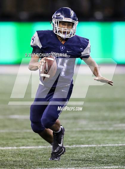 Thumbnail 3 in Eastside Catholic vs Gonzaga Prep (Emerald City Kickoff Classic) photogallery.