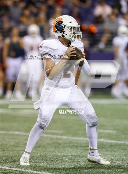 Thumbnail 2 in Eastside Catholic vs Gonzaga Prep (Emerald City Kickoff Classic) photogallery.