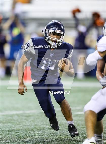 Thumbnail 2 in Eastside Catholic vs Gonzaga Prep (Emerald City Kickoff Classic) photogallery.
