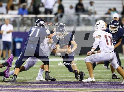 Thumbnail 2 in Eastside Catholic vs Gonzaga Prep (Emerald City Kickoff Classic) photogallery.