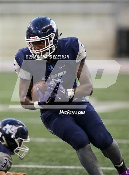 Thumbnail 3 in Eastside Catholic vs Gonzaga Prep (Emerald City Kickoff Classic) photogallery.