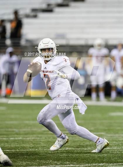 Thumbnail 1 in Eastside Catholic vs Gonzaga Prep (Emerald City Kickoff Classic) photogallery.