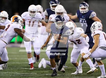 Thumbnail 2 in Eastside Catholic vs Gonzaga Prep (Emerald City Kickoff Classic) photogallery.