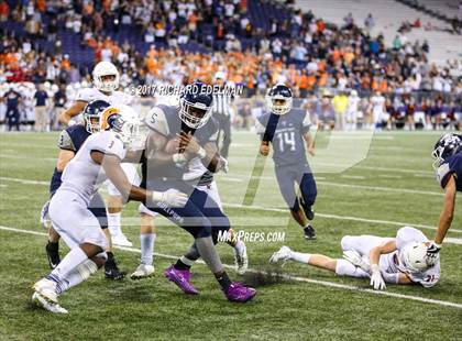 Thumbnail 3 in Eastside Catholic vs Gonzaga Prep (Emerald City Kickoff Classic) photogallery.