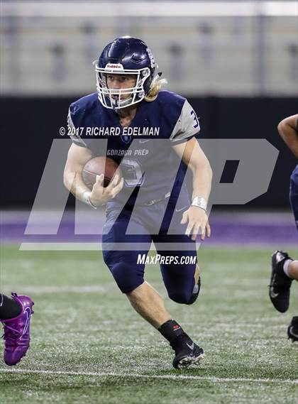 Thumbnail 2 in Eastside Catholic vs Gonzaga Prep (Emerald City Kickoff Classic) photogallery.