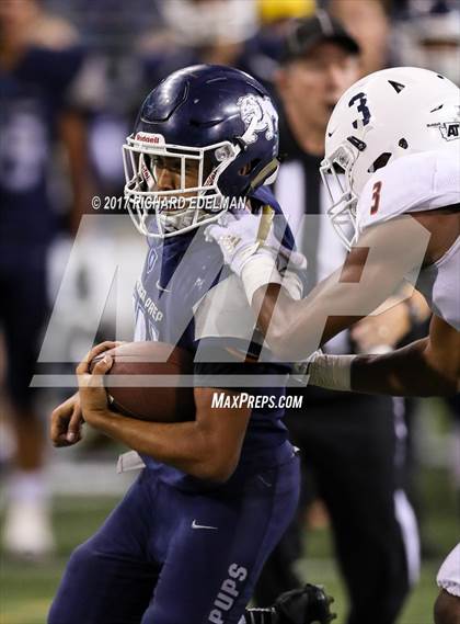 Thumbnail 3 in Eastside Catholic vs Gonzaga Prep (Emerald City Kickoff Classic) photogallery.