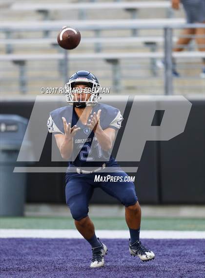Thumbnail 2 in Eastside Catholic vs Gonzaga Prep (Emerald City Kickoff Classic) photogallery.