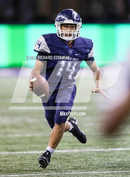 Thumbnail 1 in Eastside Catholic vs Gonzaga Prep (Emerald City Kickoff Classic) photogallery.