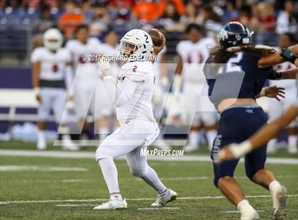 Thumbnail 2 in Eastside Catholic vs Gonzaga Prep (Emerald City Kickoff Classic) photogallery.