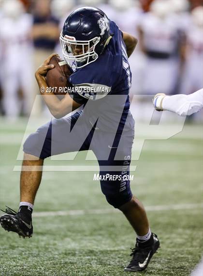 Thumbnail 2 in Eastside Catholic vs Gonzaga Prep (Emerald City Kickoff Classic) photogallery.