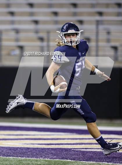 Thumbnail 2 in Eastside Catholic vs Gonzaga Prep (Emerald City Kickoff Classic) photogallery.