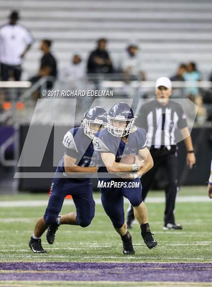 Thumbnail 1 in Eastside Catholic vs Gonzaga Prep (Emerald City Kickoff Classic) photogallery.