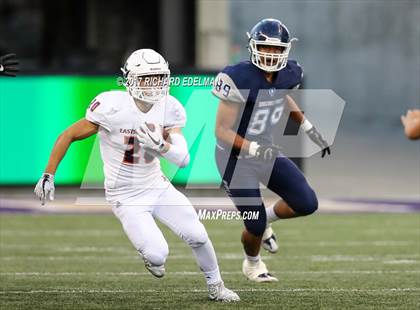 Thumbnail 2 in Eastside Catholic vs Gonzaga Prep (Emerald City Kickoff Classic) photogallery.