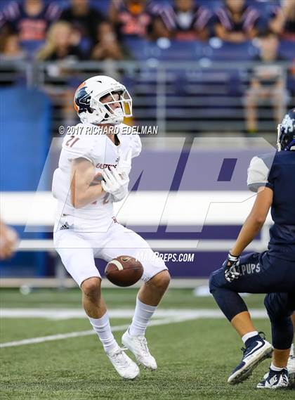 Thumbnail 2 in Eastside Catholic vs Gonzaga Prep (Emerald City Kickoff Classic) photogallery.