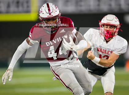 Thumbnail 3 in Maplesville vs. Wadley (AHSAA 1A Final) photogallery.