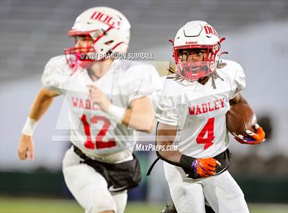Thumbnail 3 in Maplesville vs. Wadley (AHSAA 1A Final) photogallery.