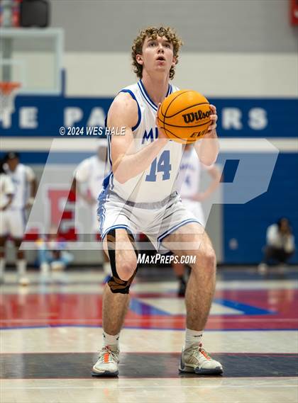 Thumbnail 2 in Memphis Home Education Association vs. Memphis East (Winter Classic) photogallery.