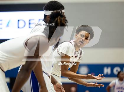 Thumbnail 2 in Memphis Home Education Association vs. Memphis East (Winter Classic) photogallery.