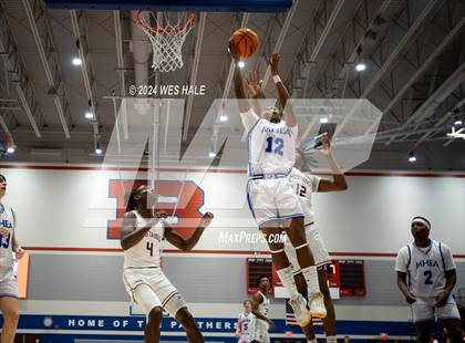 Thumbnail 2 in Memphis Home Education Association vs. Memphis East (Winter Classic) photogallery.