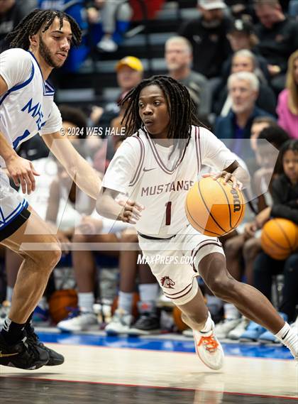 Thumbnail 2 in Memphis Home Education Association vs. Memphis East (Winter Classic) photogallery.