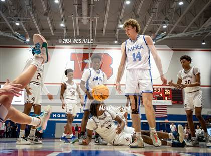 Thumbnail 1 in Memphis Home Education Association vs. Memphis East (Winter Classic) photogallery.