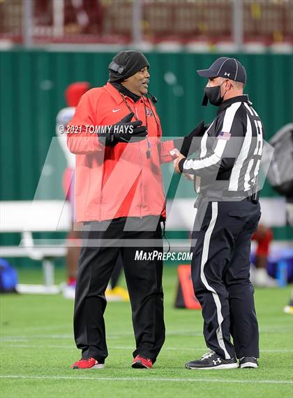Thumbnail 3 in Duncanville vs. DeSoto (UIL 6A D1 Quarterfinals) photogallery.