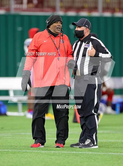 Thumbnail 2 in Duncanville vs. DeSoto (UIL 6A D1 Quarterfinals) photogallery.