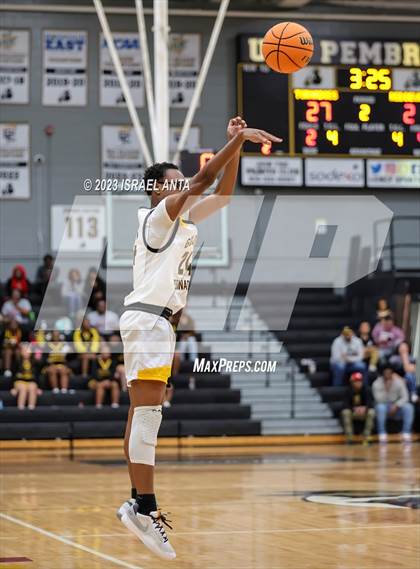 Thumbnail 2 in Fairmont vs Red Springs (2023 Robeson County Shootout) photogallery.