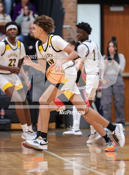 Thumbnail 3 in Fairmont vs Red Springs (2023 Robeson County Shootout) photogallery.