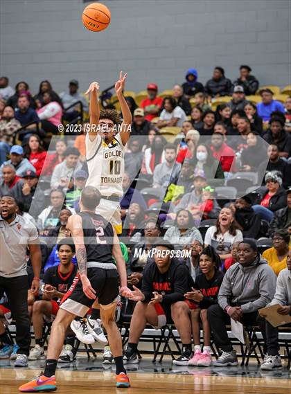 Thumbnail 3 in Fairmont vs Red Springs (2023 Robeson County Shootout) photogallery.