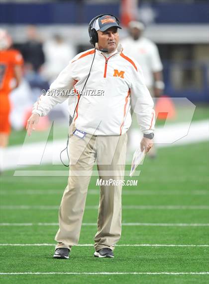 Thumbnail 2 in Mineola vs. Yoakum (UIL 3A Division 1 Final) photogallery.