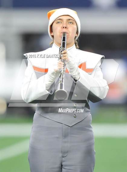 Thumbnail 1 in Mineola vs. Yoakum (UIL 3A Division 1 Final) photogallery.