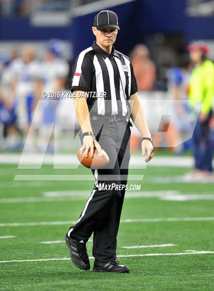Thumbnail 2 in Mineola vs. Yoakum (UIL 3A Division 1 Final) photogallery.