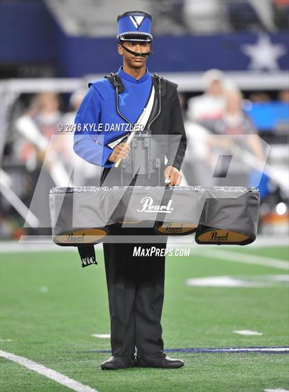 Thumbnail 1 in Mineola vs. Yoakum (UIL 3A Division 1 Final) photogallery.