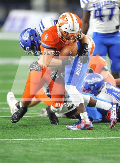 Thumbnail 3 in Mineola vs. Yoakum (UIL 3A Division 1 Final) photogallery.