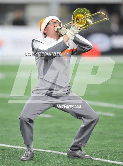 Thumbnail 1 in Mineola vs. Yoakum (UIL 3A Division 1 Final) photogallery.