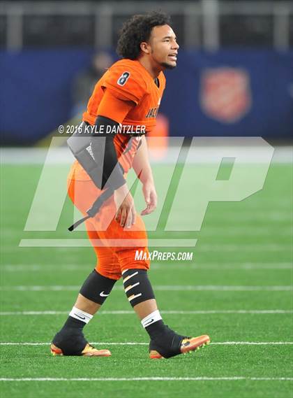 Thumbnail 2 in Mineola vs. Yoakum (UIL 3A Division 1 Final) photogallery.
