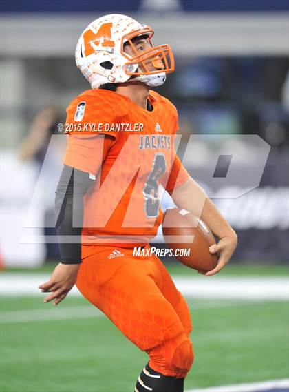Thumbnail 2 in Mineola vs. Yoakum (UIL 3A Division 1 Final) photogallery.