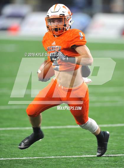 Thumbnail 1 in Mineola vs. Yoakum (UIL 3A Division 1 Final) photogallery.