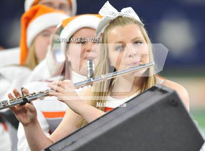 Thumbnail 2 in Mineola vs. Yoakum (UIL 3A Division 1 Final) photogallery.